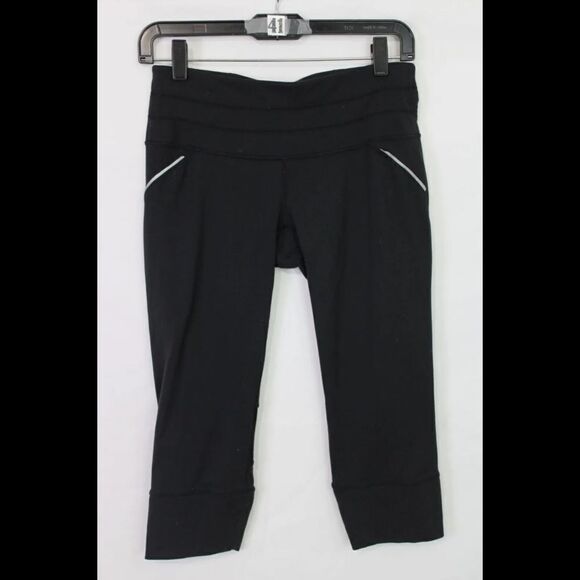 ATHLETA Relay Capri S Yoga Activewear Black Leggings Running Style 862109 - Picture 1 of 7